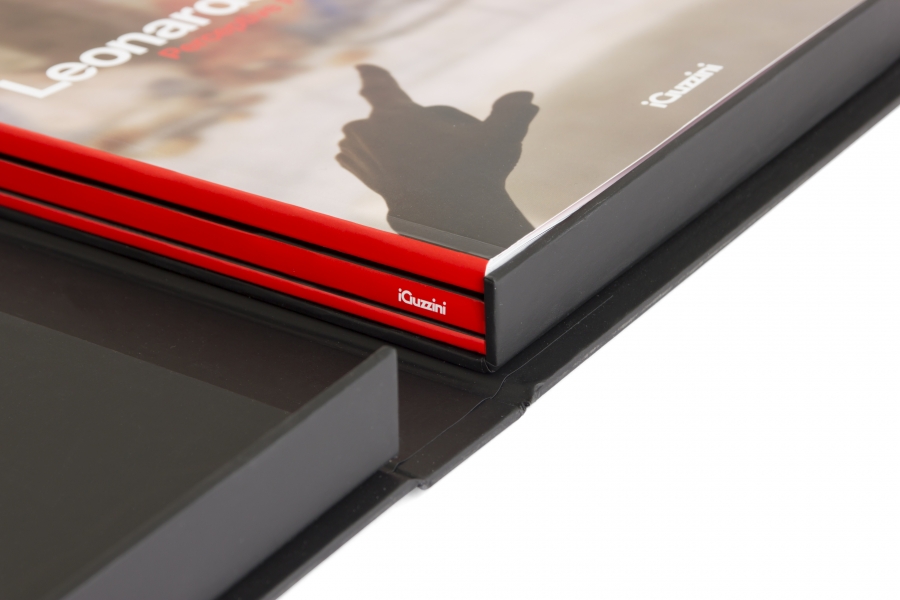 dettaglio cofanetto Light is back iGuzzini - Centroffset stampa, packaging, grafica